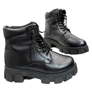 Wild Diva Lounge Black Lace Up Lugged Boots, Size 8.5